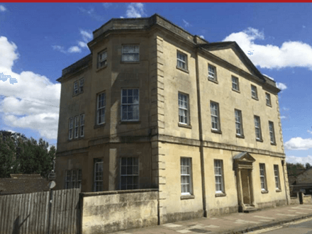 Well Presented Two Bed Apartment